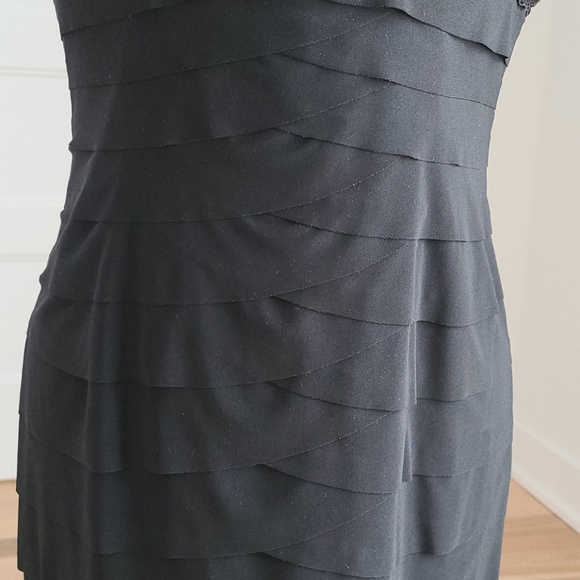 Red and black lace bodice dress size 8 - Picture 3 of 5